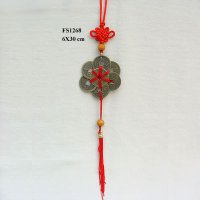 LUCKY HANGING