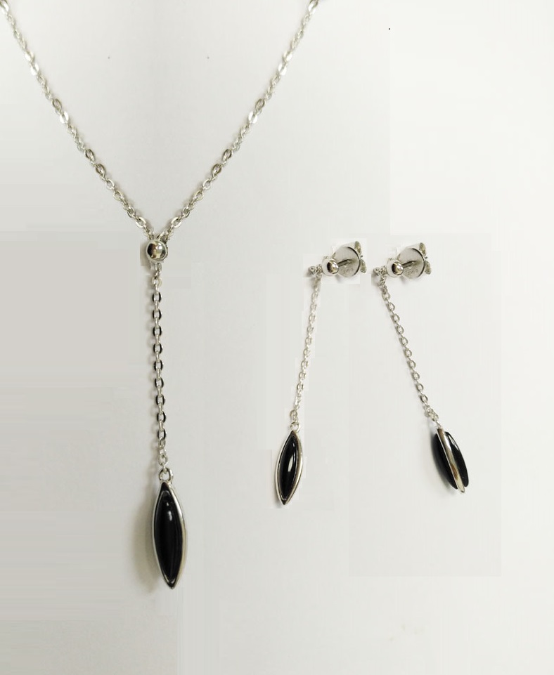 Silver jewellery set