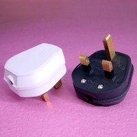 250V 13 Amp / 3 Amp rewireable plug