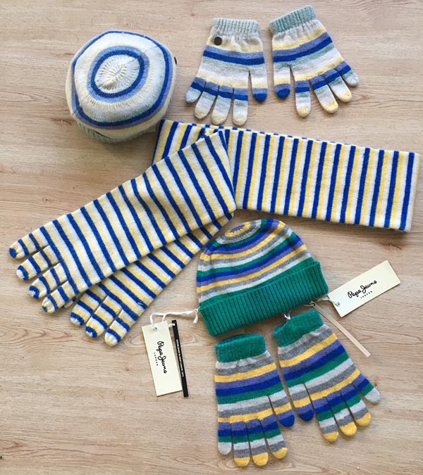 Knitted Scarf/Hat/Gloves