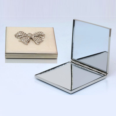 Compact mirror