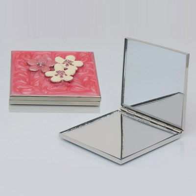 Compact mirror