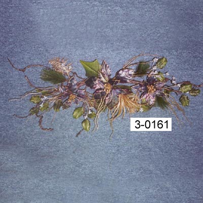 28 inches HW Poin/Pine/Berry Swag