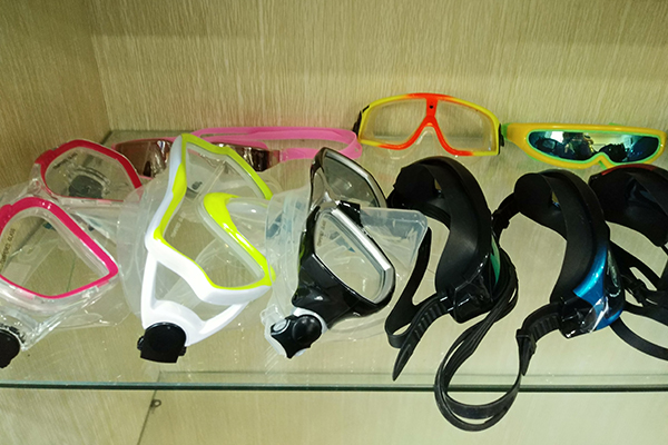 Goggles with Various Color