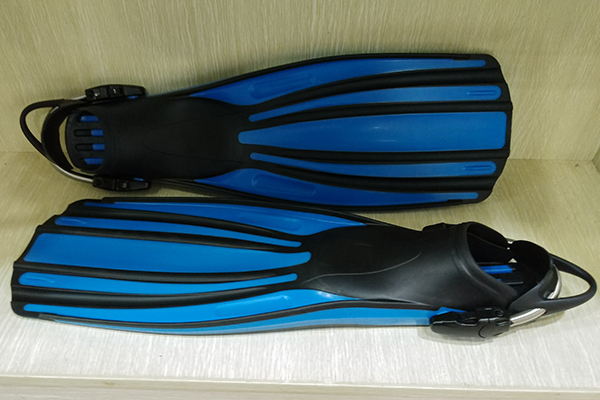 Swim Fin in Blue and Black
