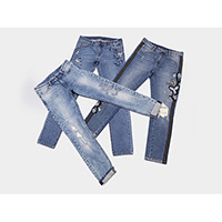 Ladies' embroidered stretch jeans