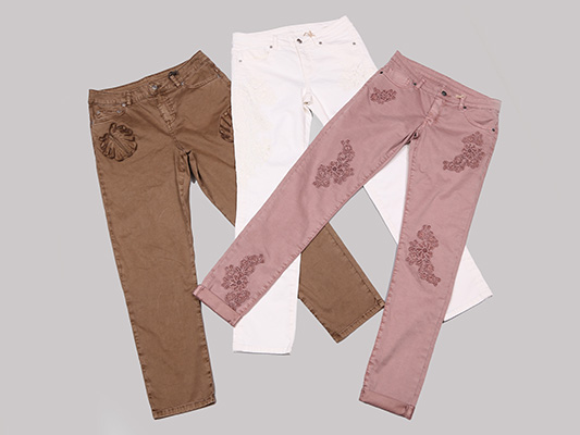 Ladies' laced stretch jeans