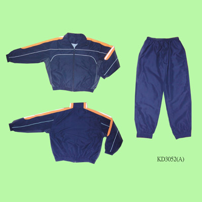 100% Polyester Tactel Tracksuit with 100% Polyester Mesh lining.