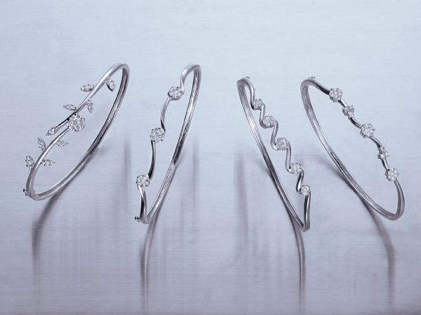 Sell 18KW DIAMOND BANGLE