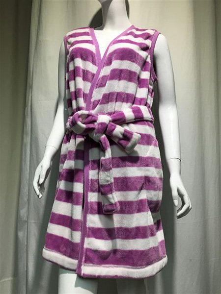 KNITTED ROBE