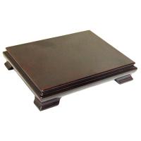 Rectangular Base With Four Short Feet