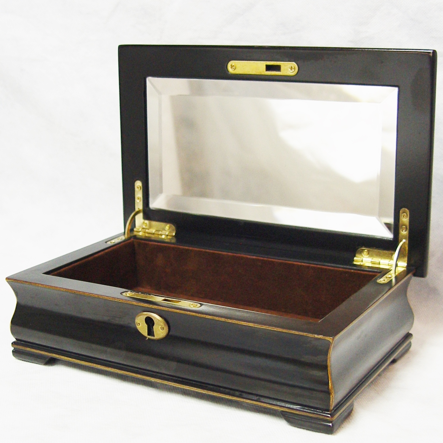 Sell Pf136, Jewellery Box With A Mirror