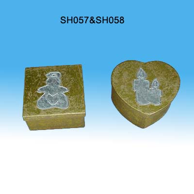SH-057: Square antique Box w/SculptureSH-058: Heart Shaped Antique Box w/Sculpture