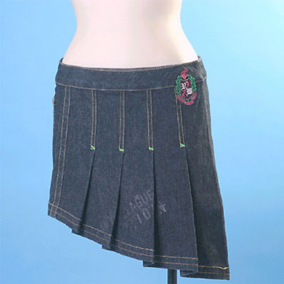 LADIES' PLEATED SKIRT