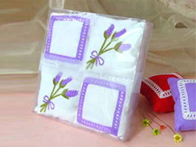 Set of 4 square sachet with embroidery