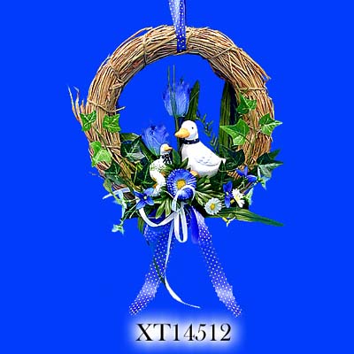 Large Wreath Decoration W/Duck, Tulip, Mum & Bowtie