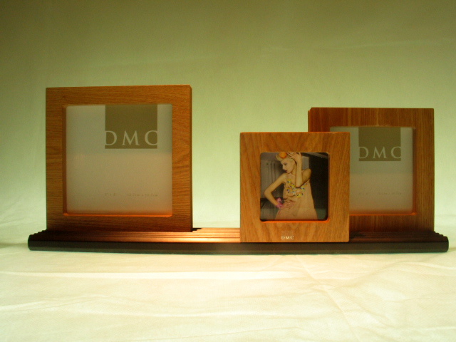 DOUBLE SIDED PHOTO FRAME