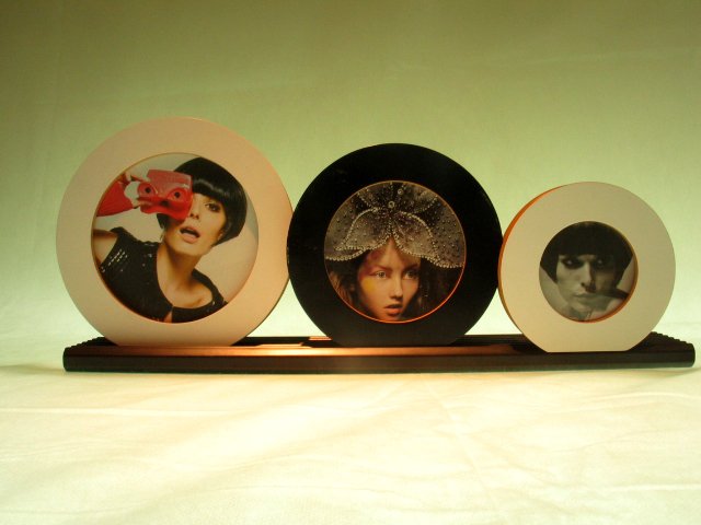 DOUBLE SIDED PHOTO FRAME