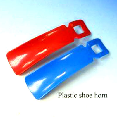 Plastic shoe horn