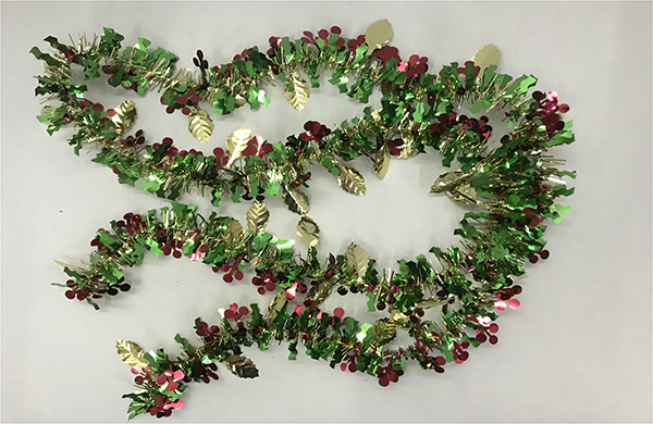 2.7M Fancy Garland with Holly Berry