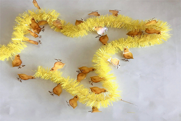 2M Easter Tinsel with Chicks