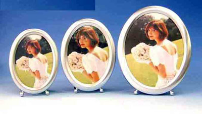 oval photo frame