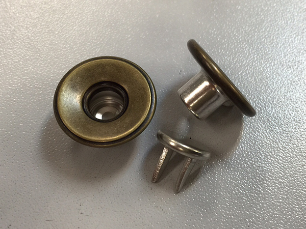 Jeans Button-Middle Hole Swing