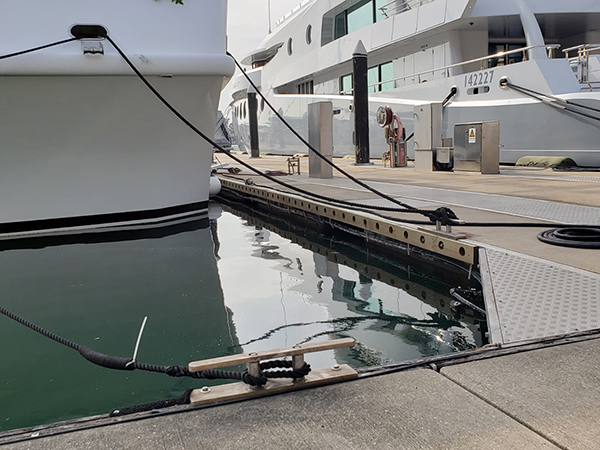 Marina Pontoon Super Yacht Bollard (D Dock)