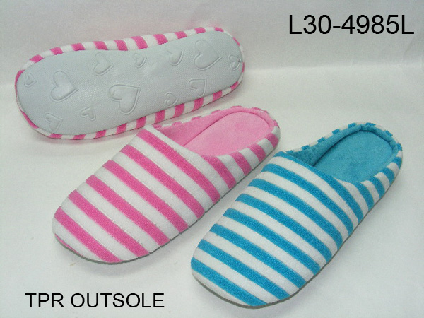 Casual indoor slippers