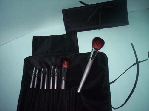 Cosmetic Brush Of 8pcs In A Microfiber Pouch