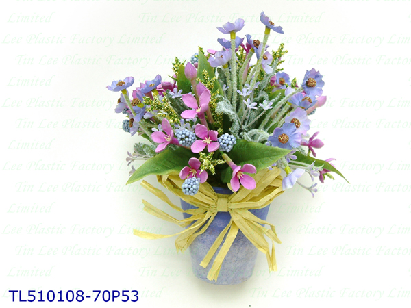 WILD DAISY/BOUVARDIA/BERRIES/FILLER W/PAPER POT