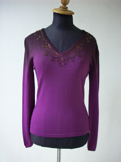 Ladies V neck long sleeve pullover in dip dye with beading