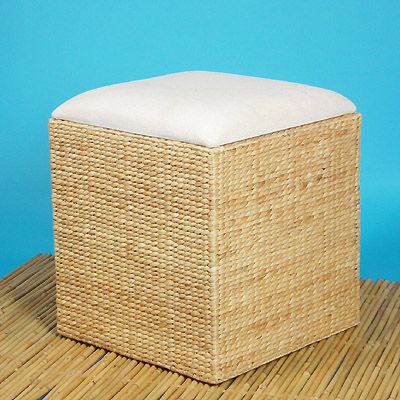 WICKER ITEMS - STOOL