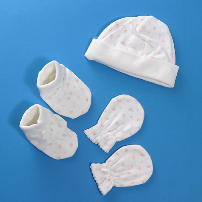 BABY HAT,MITTEN,BOOTEE SET
