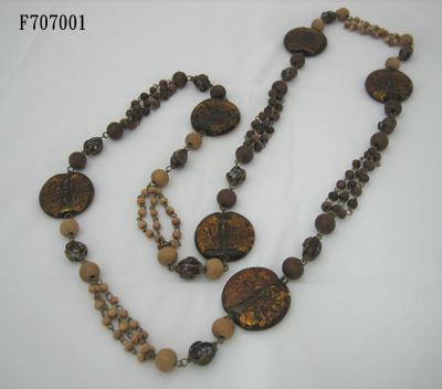 Sell Fashion necklace with plastic & wooden beads