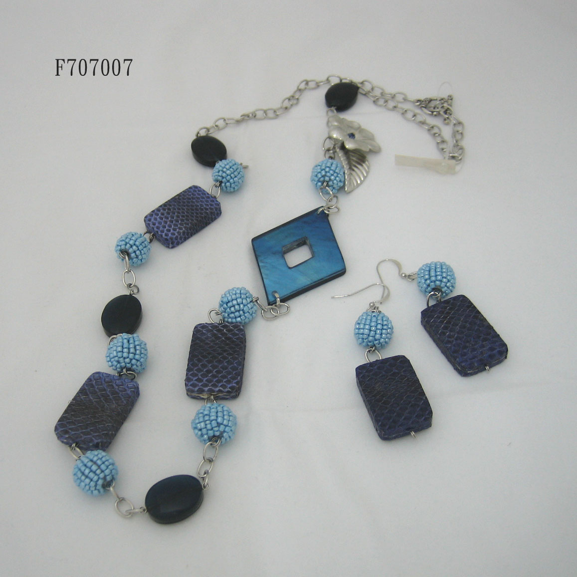 Sell Fashion necklace & earrings set