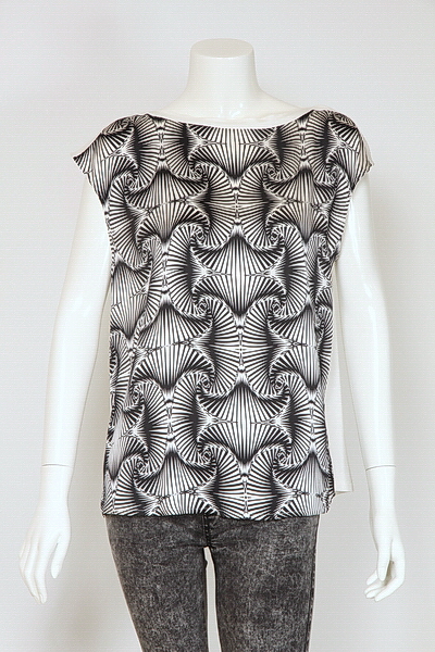 Ladies Polyester Delicate Print Top