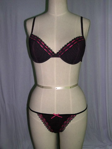 Underwired padded bra with tanga