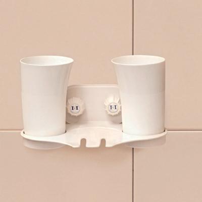 PLASTIC TUMBLER & BRUSH HOLDER WITH 2 SUCTION CUPS
