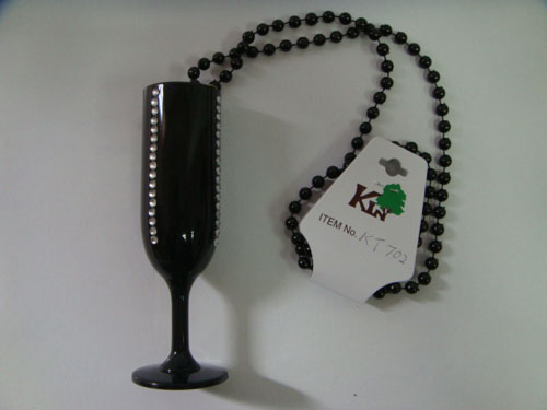 HANDSTRUNG/MOT W/MEDALLION