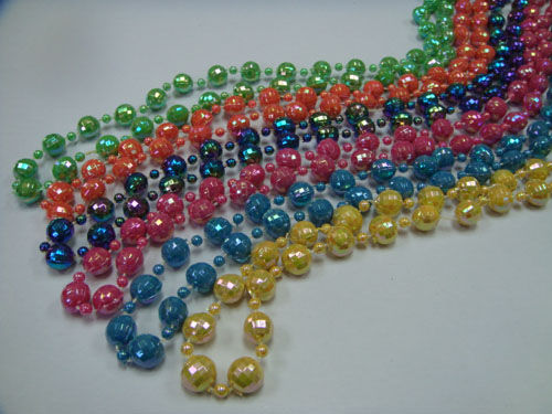 MARDI GRAS BEADS MOT