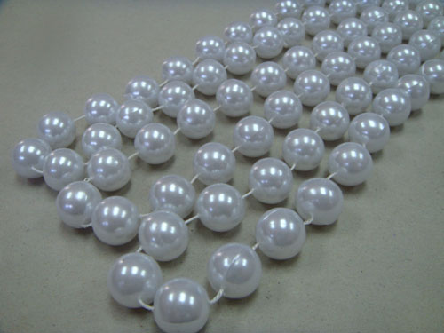 MARDI GRAS BEADS MOT