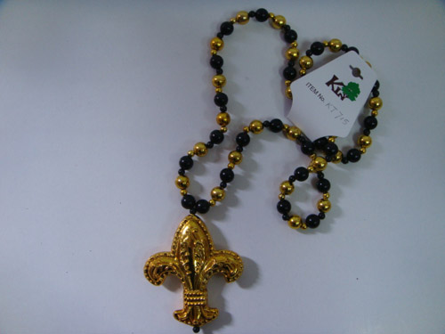 HANDSTRUNG/MOT W/MEDALLION