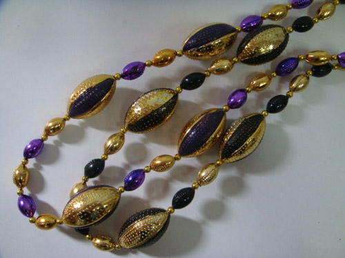 HANDSTRUNG/MOT W/MEDALLION