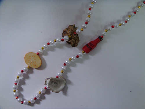 HANDSTRUNG/MOT W/MEDALLION