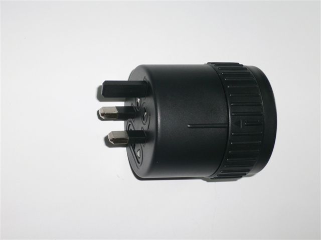 UNIVERSAL TRAVEL ADAPTER