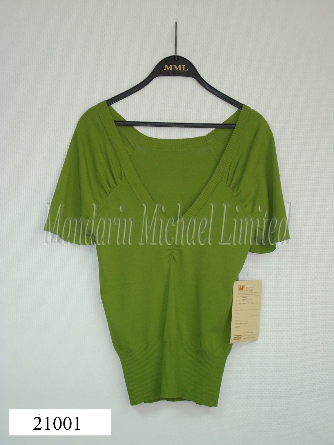 Ladies short sleeves V-neck pullover