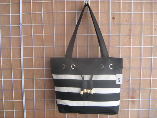 stocklot closeout lady fashion hand bag