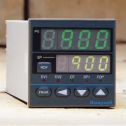 Yamatake Sdc-10 Controller / Honeywell Udc900 Temperature Controller - Ex-stock