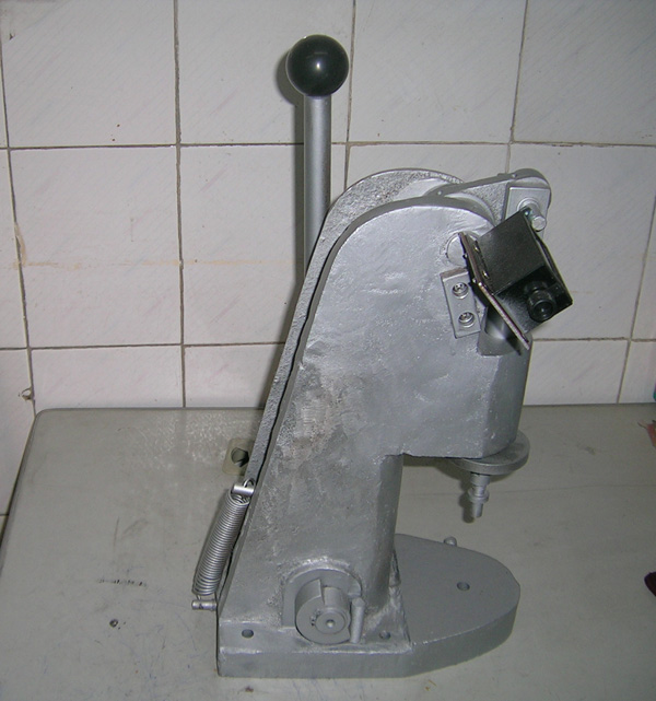 Covered Buttons Machine, Covered Buttons Tools